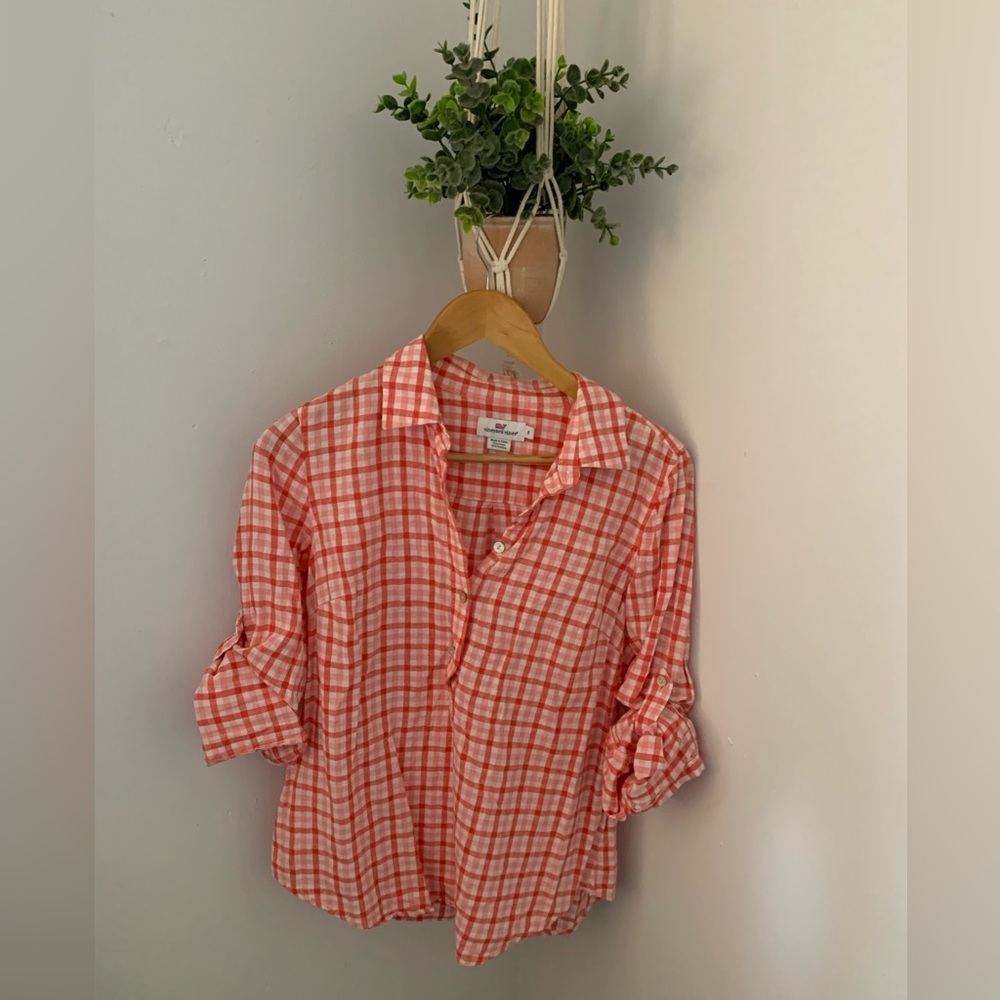 Vineyard Vines Red and White Shirt size 6